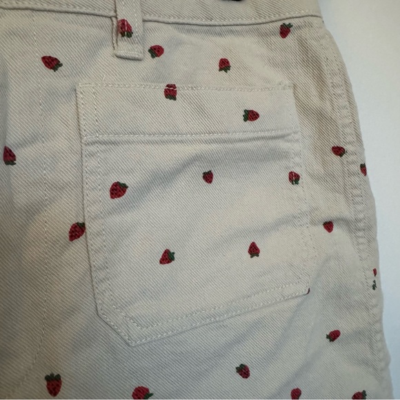 Madewell Strawberry Print Emmett Shorts - Picture 2 of 7